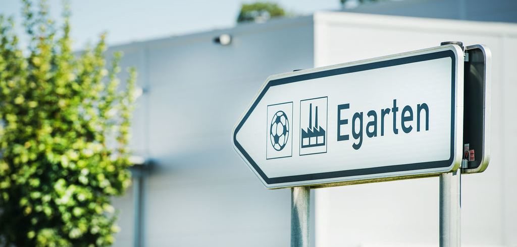 Schild zum Gewerbegebiet Egarten